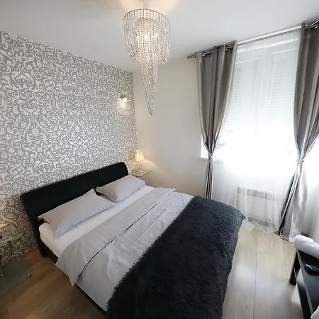 Top Apartments Zara Esterno foto